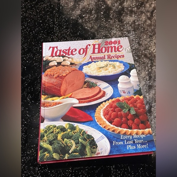 Taste Of Home Other - 🌟 
Vtg 2001 Taste of Home Annual Recipes gift present cooking 3for$30 or 1for$10